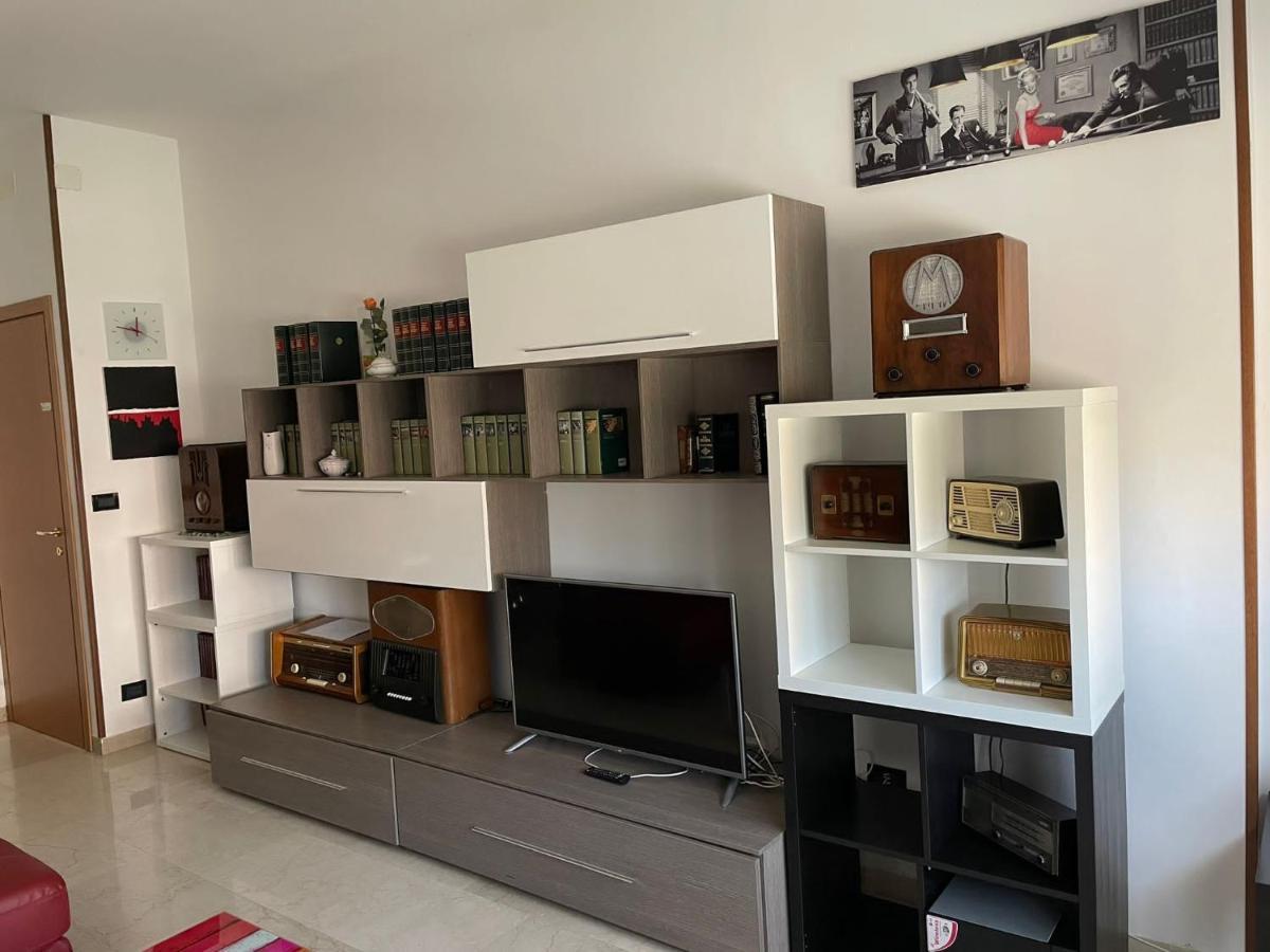 Splendido Appartamento In Zona Fiera A Bologna Luaran gambar