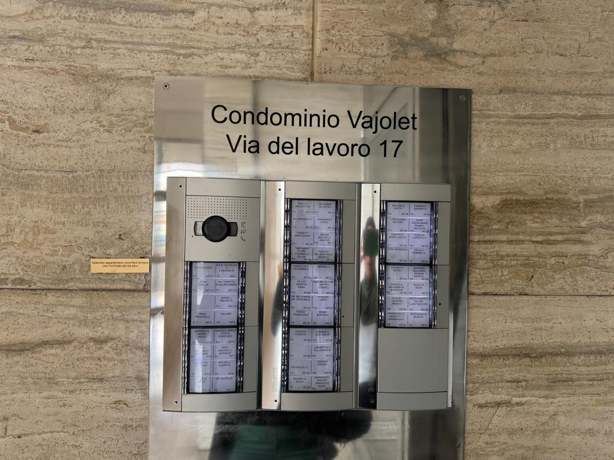 Splendido Appartamento In Zona Fiera A Bologna Luaran gambar
